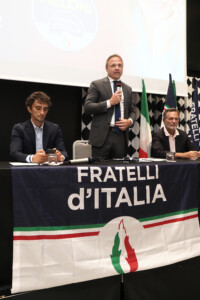 chants fascistes le parquet de parme ouvre un dossier