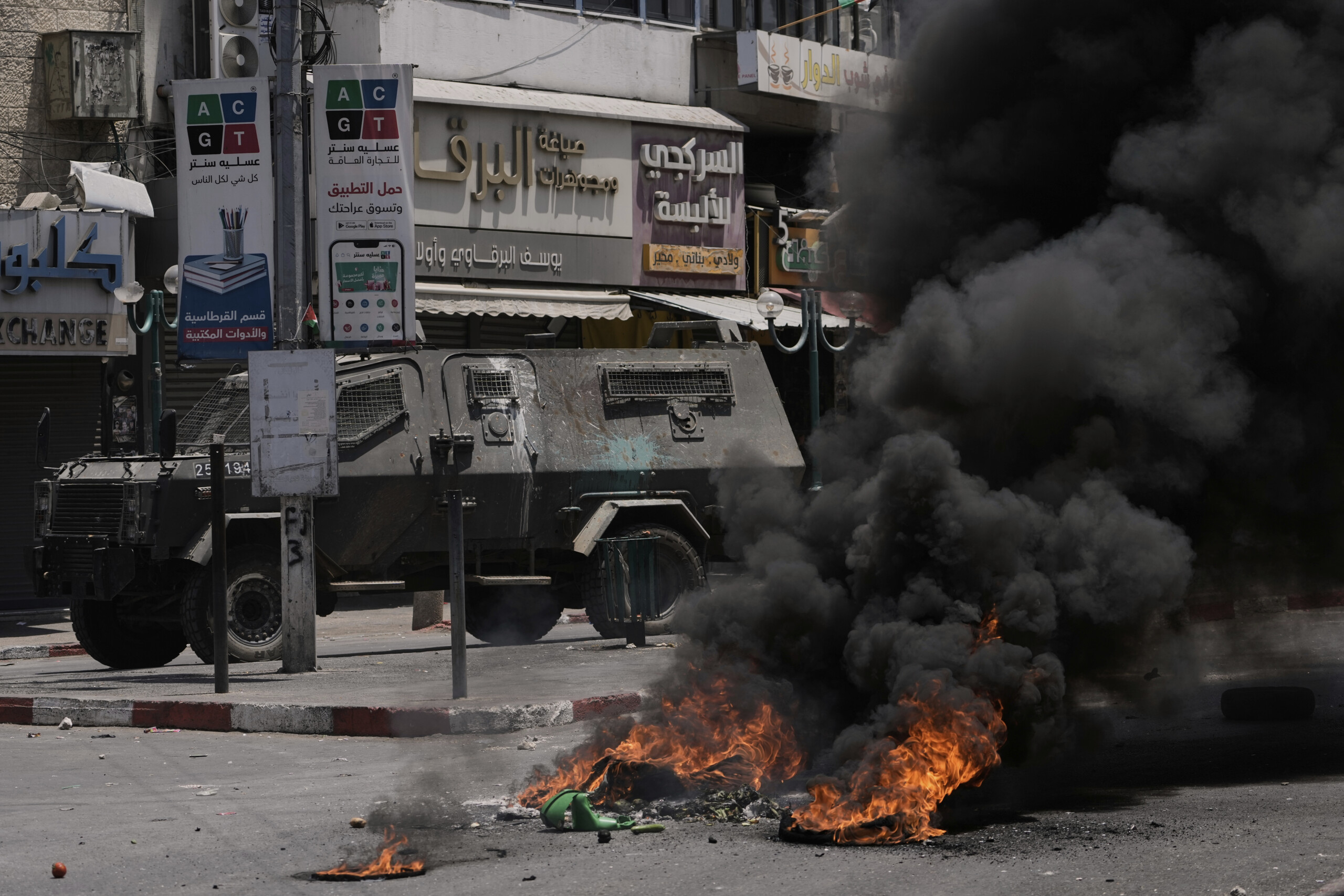 Cisjordanie : nouvelles attaques contre des colons, voitures et maisons incendiées 1 cisjordanie nouvelles attaques contre des colons voitures et maisons incendiees scaled