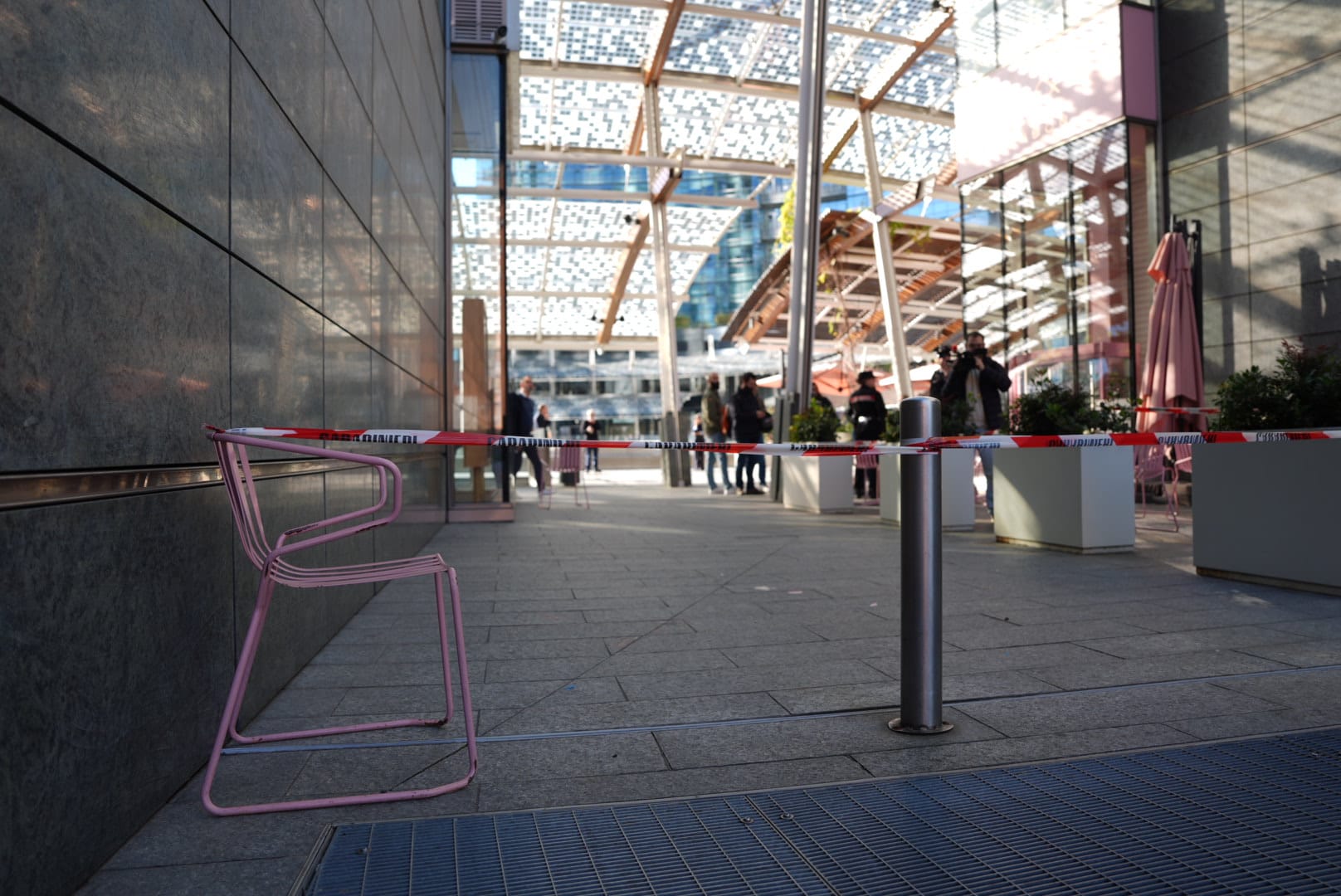 Milan : une femme poignardée sur la place Gae Aulenti, son état est grave 1 milan une femme poignardee sur la place gae aulenti son etat est grave