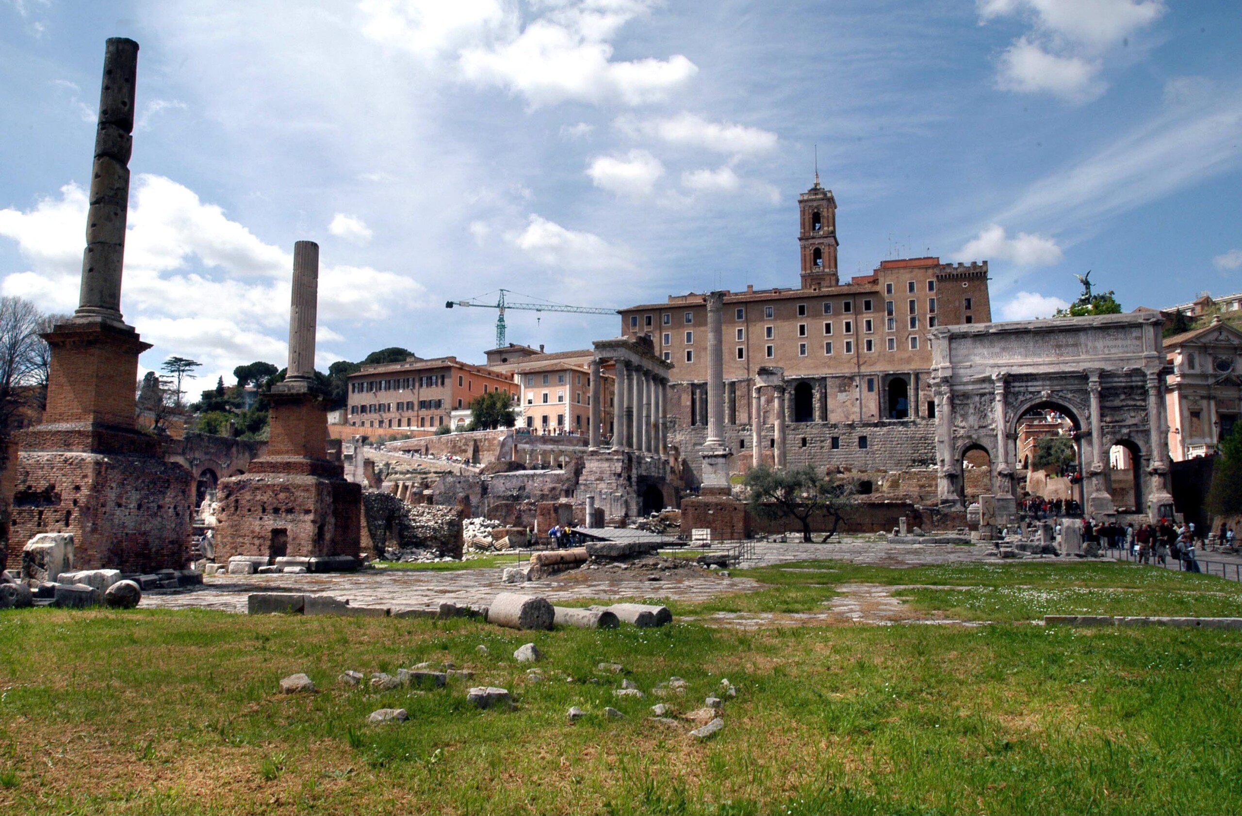 rome effondrement dune tour aux forums imperiaux quatre personnes secourues scaled