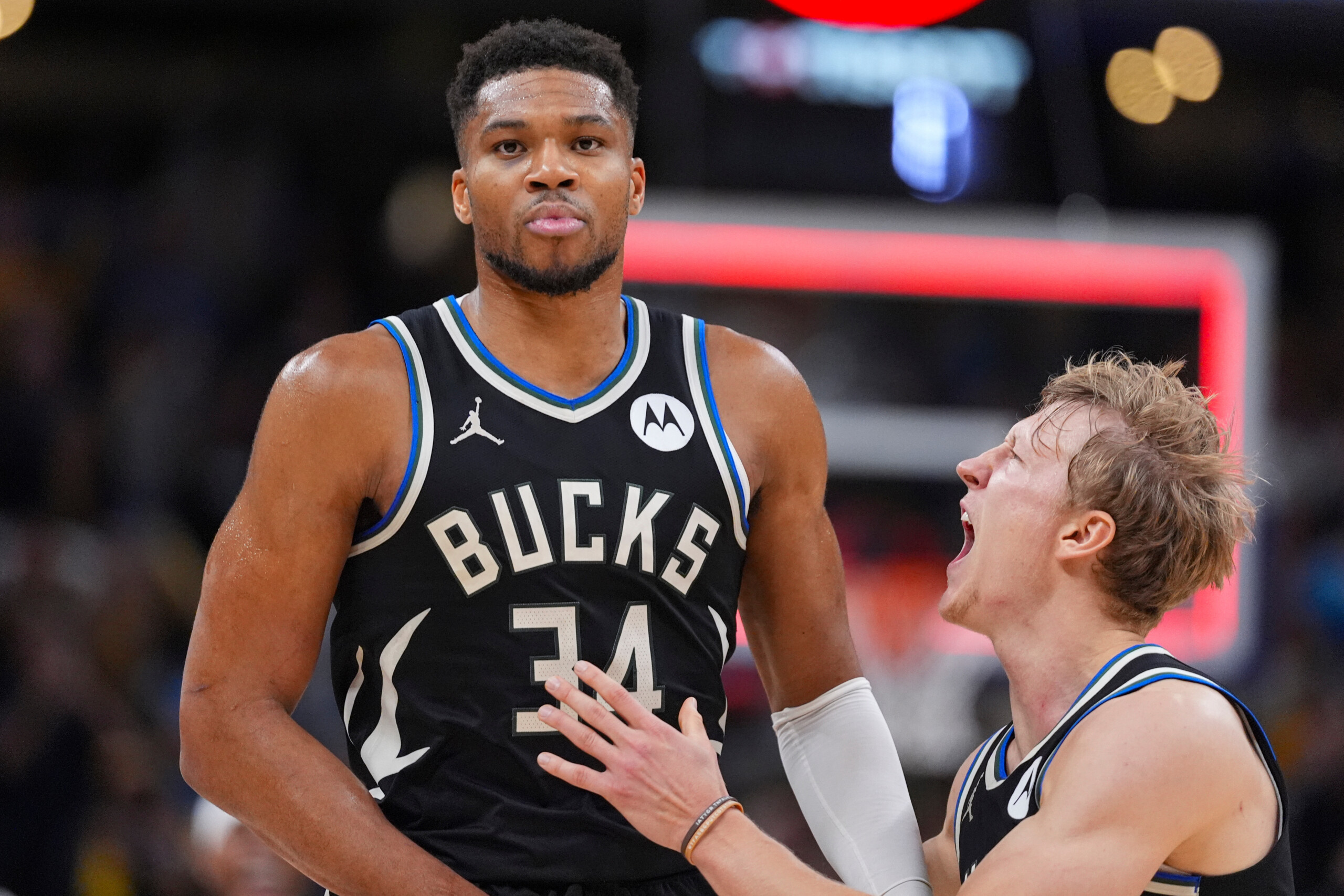 nba antetokounmpo mene milwaukee a indianapolis scaled