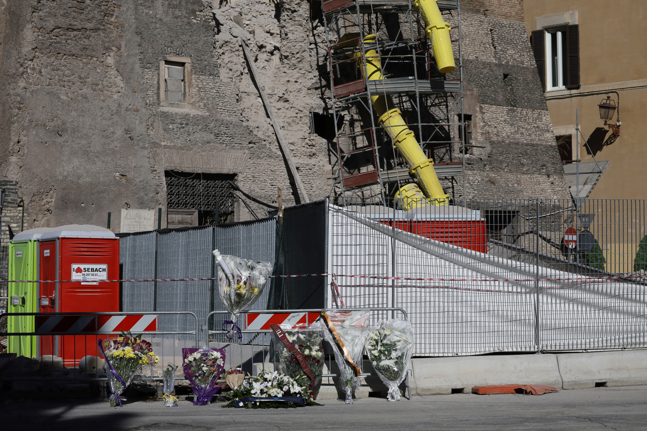 Rome : autopsie, l'ouvrier décédé lors de l'effondrement de la Torre Conti est mort écrasé 1 rome autopsie louvrier decede lors de leffondrement de la torre conti est mort ecrase scaled