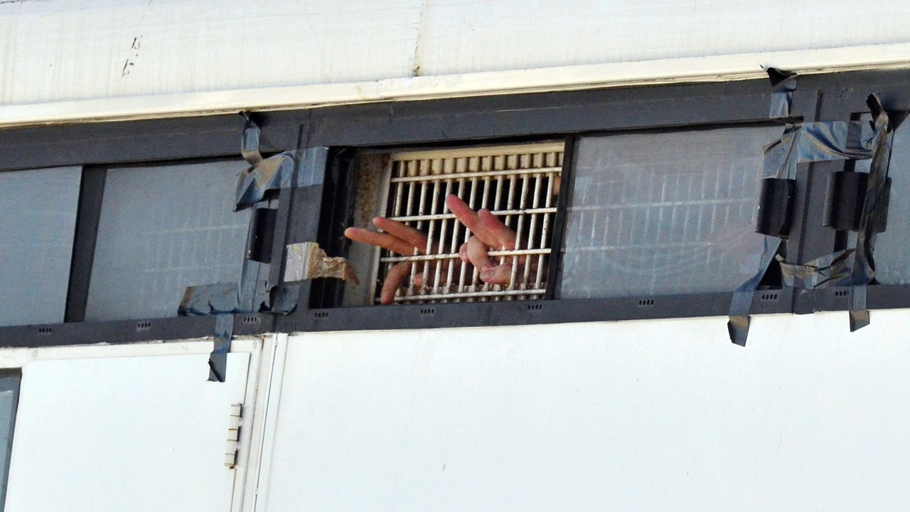 Gaza, Guardian : « Des dizaines de Palestiniens détenus dans une prison souterraine en Israël » 1 gaza guardian des dizaines de palestiniens detenus dans une prison souterraine en israel