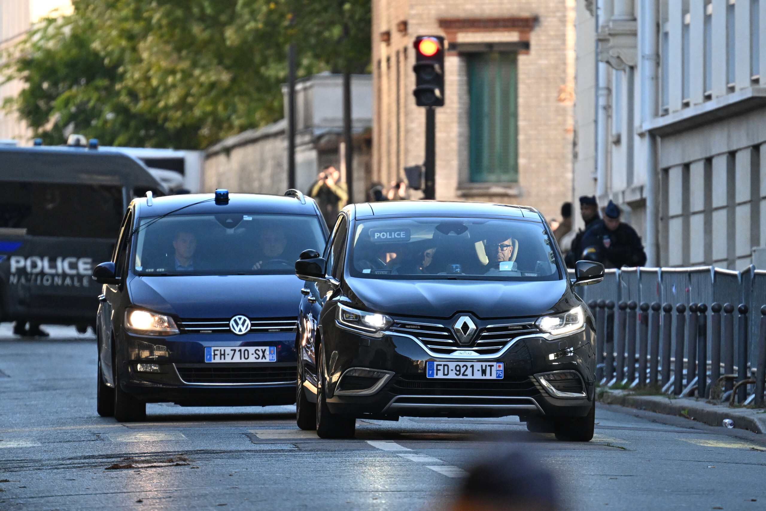 sarkozy a quitte la prison de la sante scaled