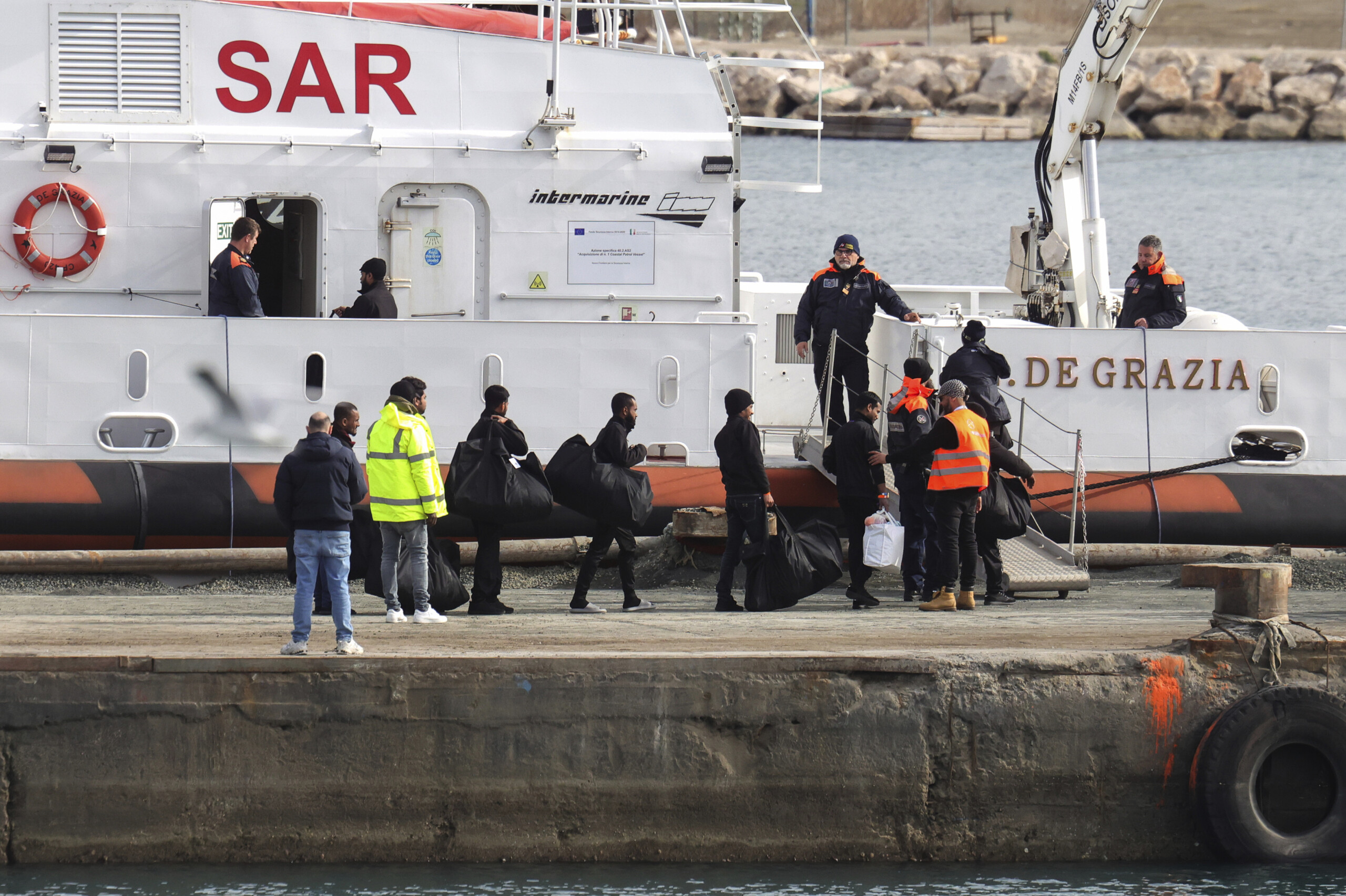 Migrants, Piantedosi : « Le centre-gauche gonfle les chiffres concernant les centres en Albanie » 1 migrants piantedosi le centre gauche gonfle les chiffres concernant les centres en albanie scaled