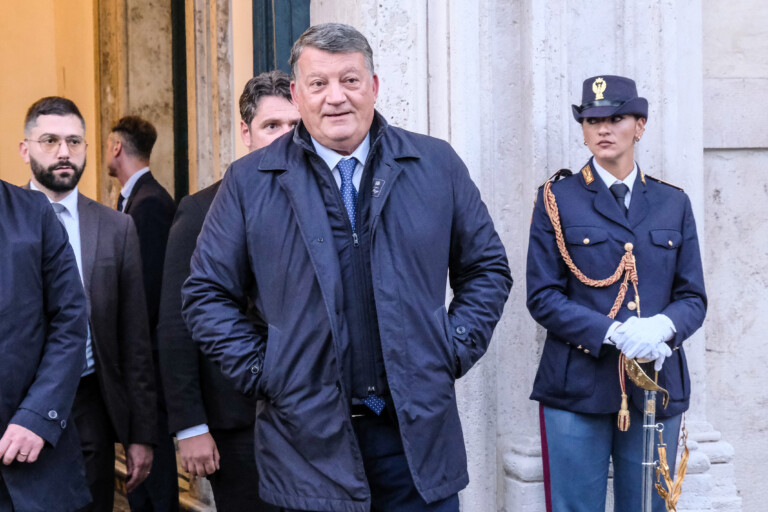 travail bombardieri personne ne doit envisager de limiter le droit de greve