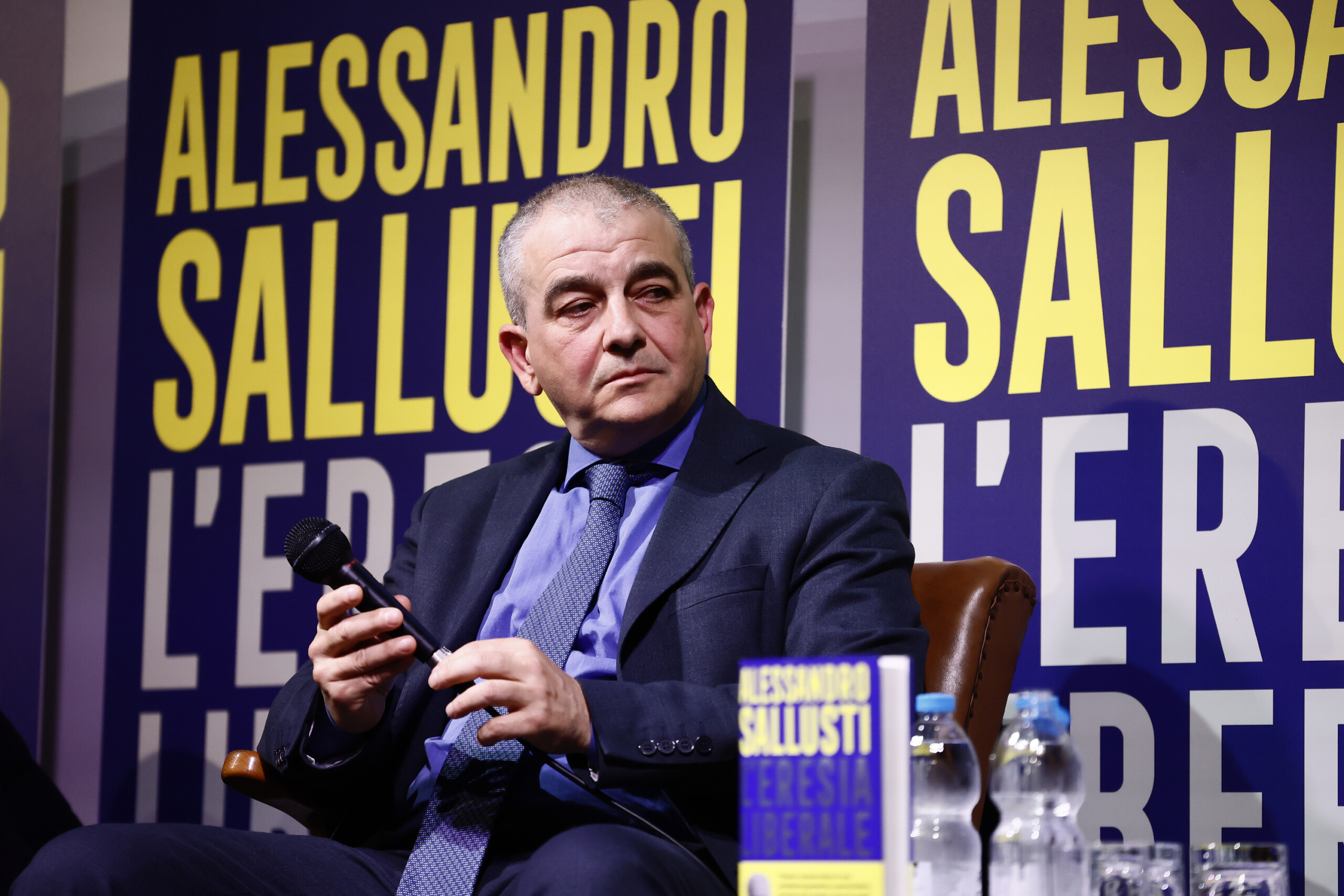 Gouvernement, Fazzolari : « FdI et P.Chigi n'ont jamais douté de la loyauté institutionnelle de Mattarella » 1 gouvernement fazzolari fdi et p chigi nont jamais doute de la loyaute institutionnelle de mattarella scaled