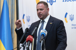 ukraine yermak rencontre a geneve avec des representants de lallemagne de la france et du royaume uni