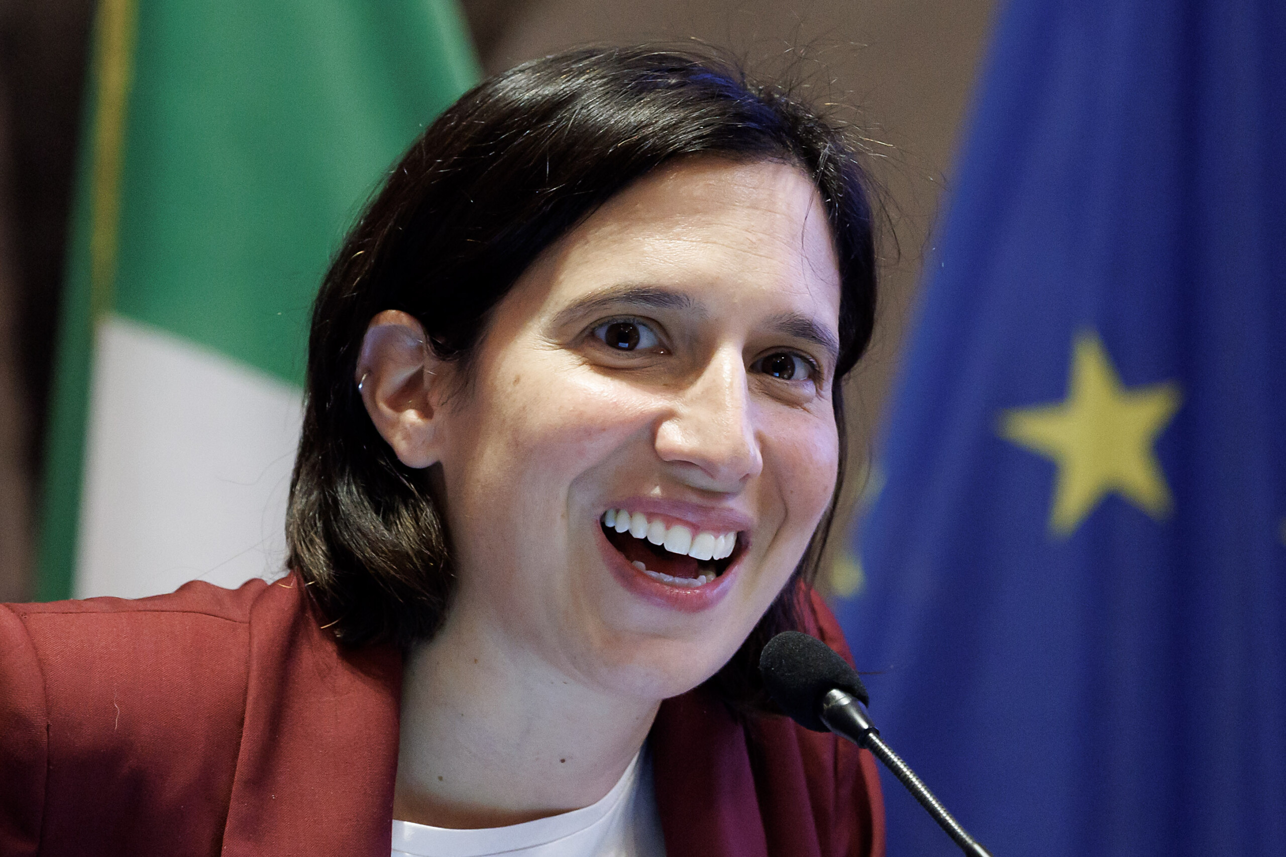 elections regionales schlein fico et decaro montrent quunis on gagne haut la main scaled