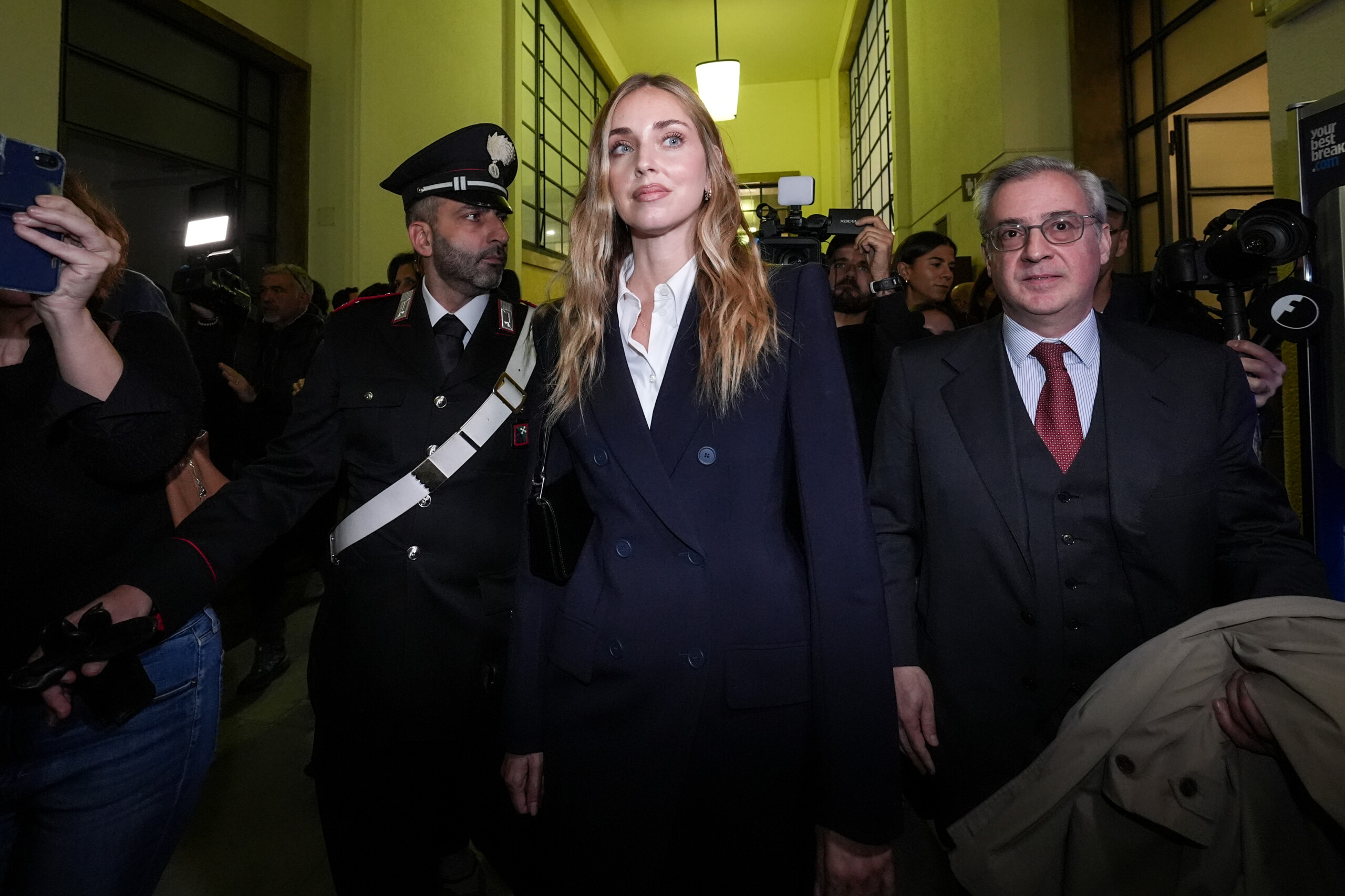 Affaire Ferragni : l'influenceuse comparaît devant le tribunal, le procureur demandera une condamnation pour fraude 1 affaire ferragni linfluenceuse comparait devant le tribunal le procureur demandera une condamnation pour fraude scaled