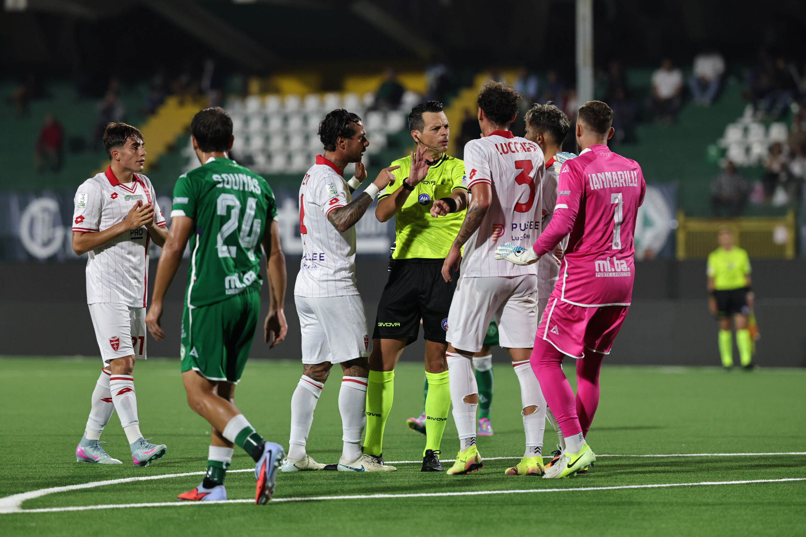 Football, AIA : « Nous agirons dans tous les lieux contre la violence envers les arbitres » 1 football aia nous agirons dans tous les lieux contre la violence envers les arbitres scaled