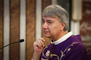 eglise cardinal battaglia si elle reste silencieuse face aux guerres elle est complice