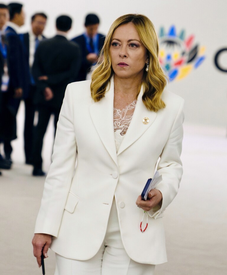 fdi meloni disposee a un debat unique avec schlein et conte a atreju