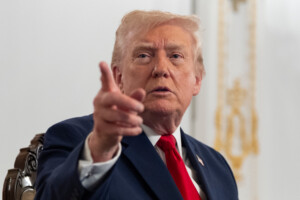 etats unis trump appelle a larret de limmigration en provenance des pays pauvres et promet des millions dexpulsions