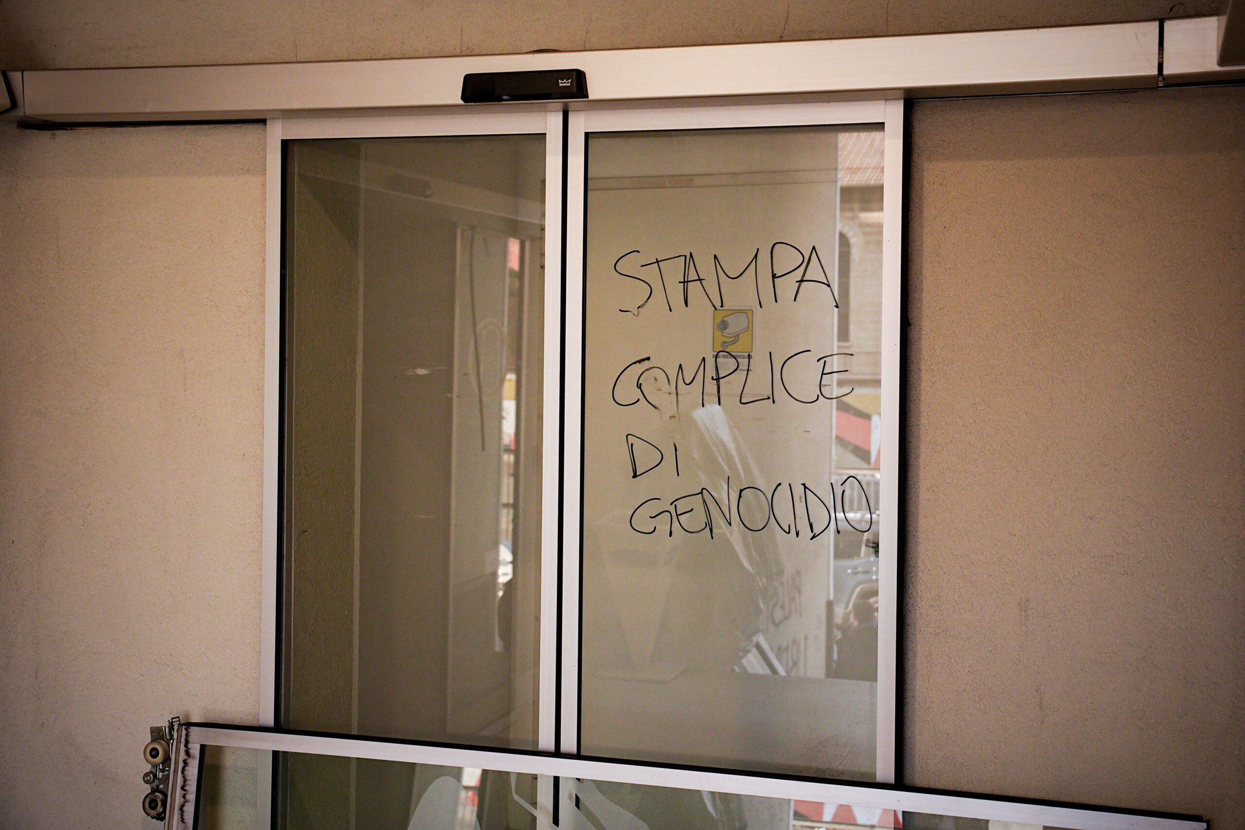 Édition : renforcement des mesures de sécurité devant les rédactions et la Rai à Turin 1 edition renforcement des mesures de securite devant les redactions et la rai a turin scaled