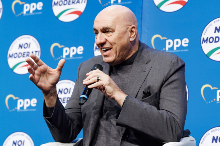 defense crosetto ma photo brulee solidarite contre ce geste pas contre moi