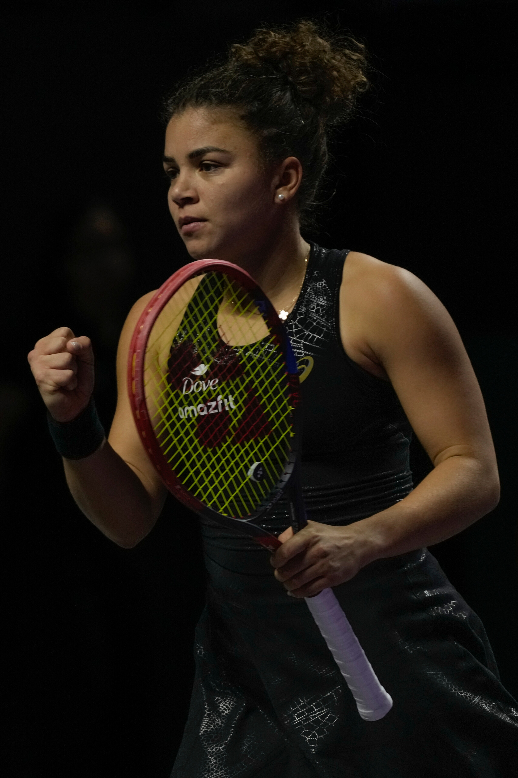 milan cortina jasmine paolini portera la flamme olympique en italie scaled