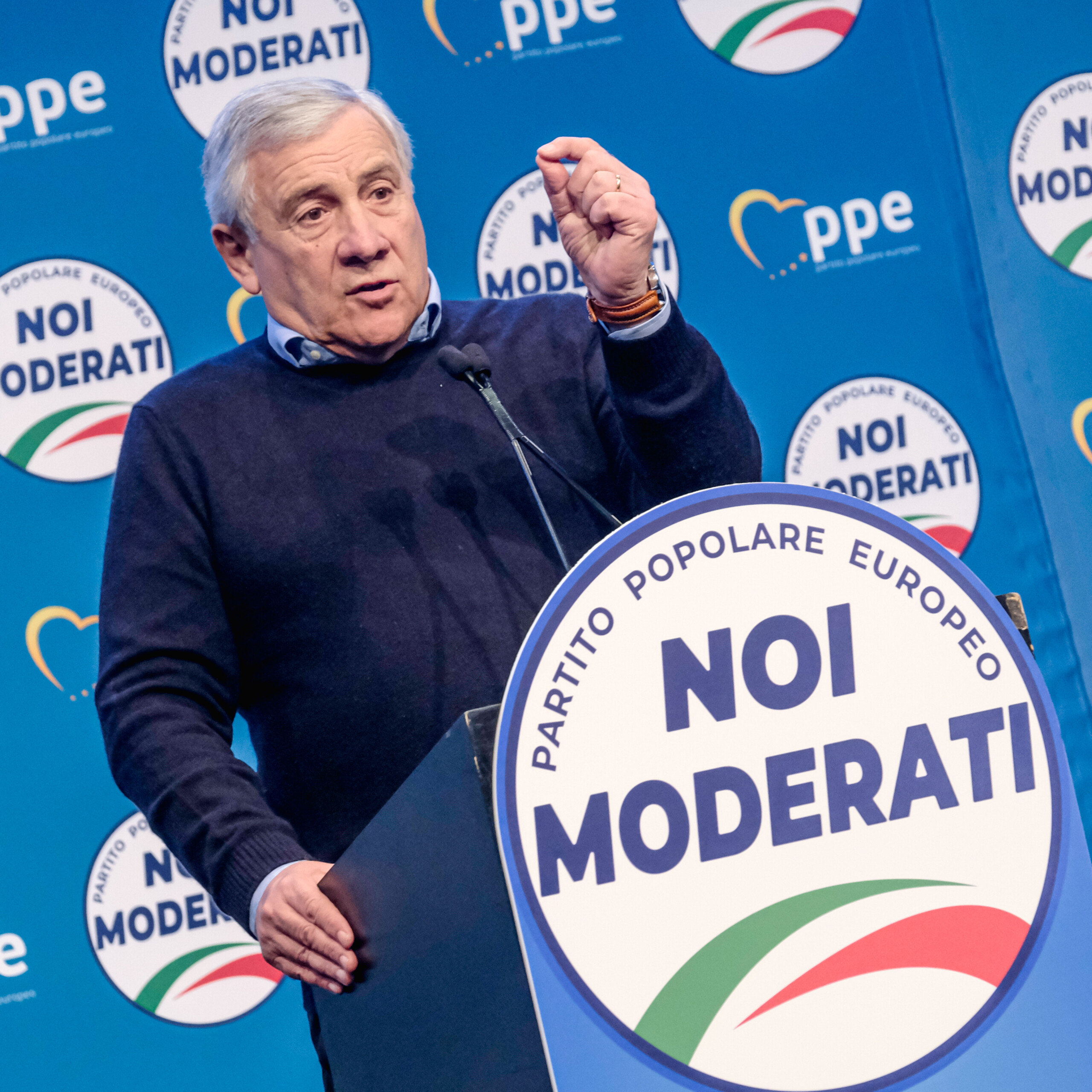 rome tajani je condamne la profanation de la synagogue assez de haine et dantisemitisme scaled