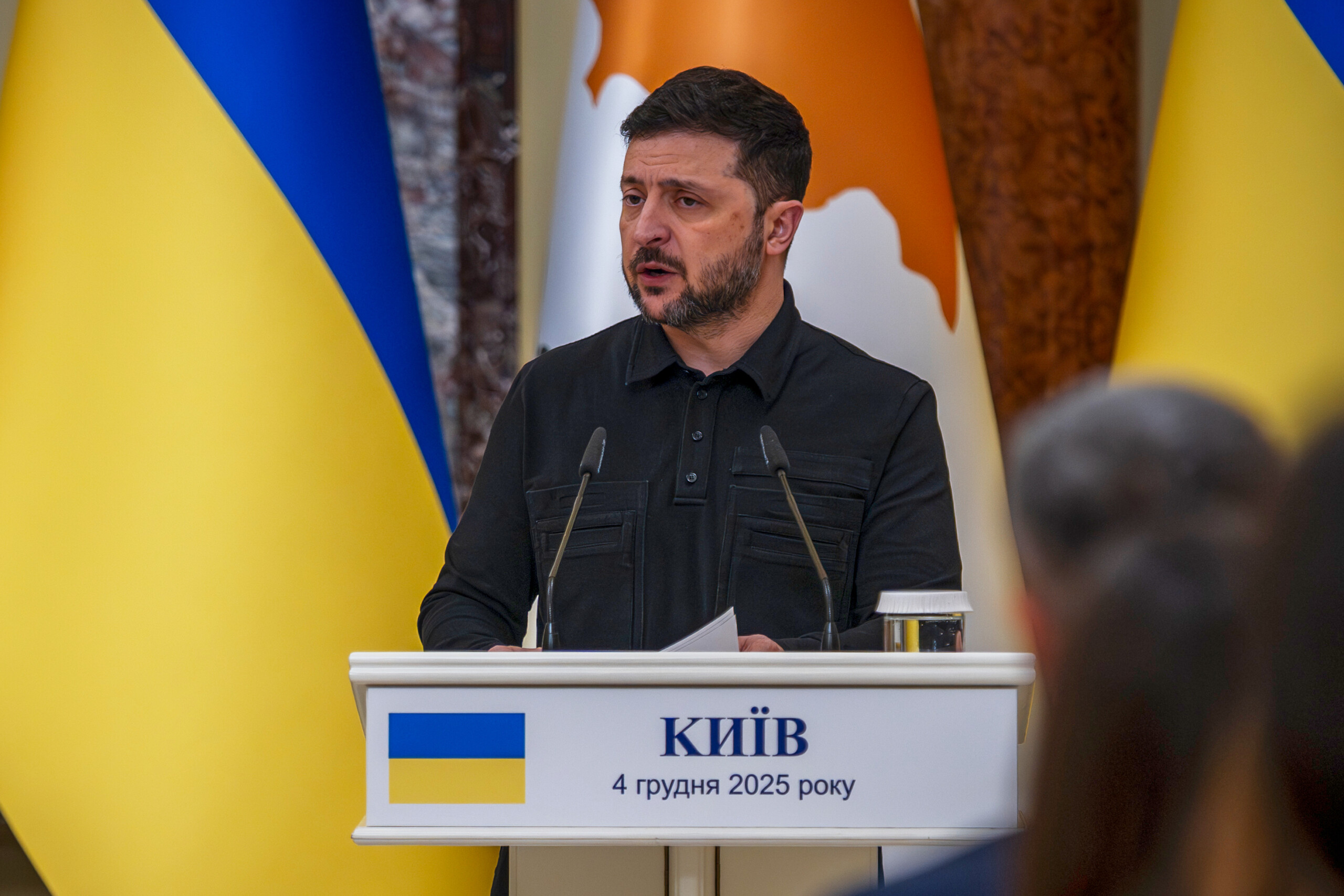 ukraine zelensky lundi a londres pour des entretiens avec starmer macron et merz scaled