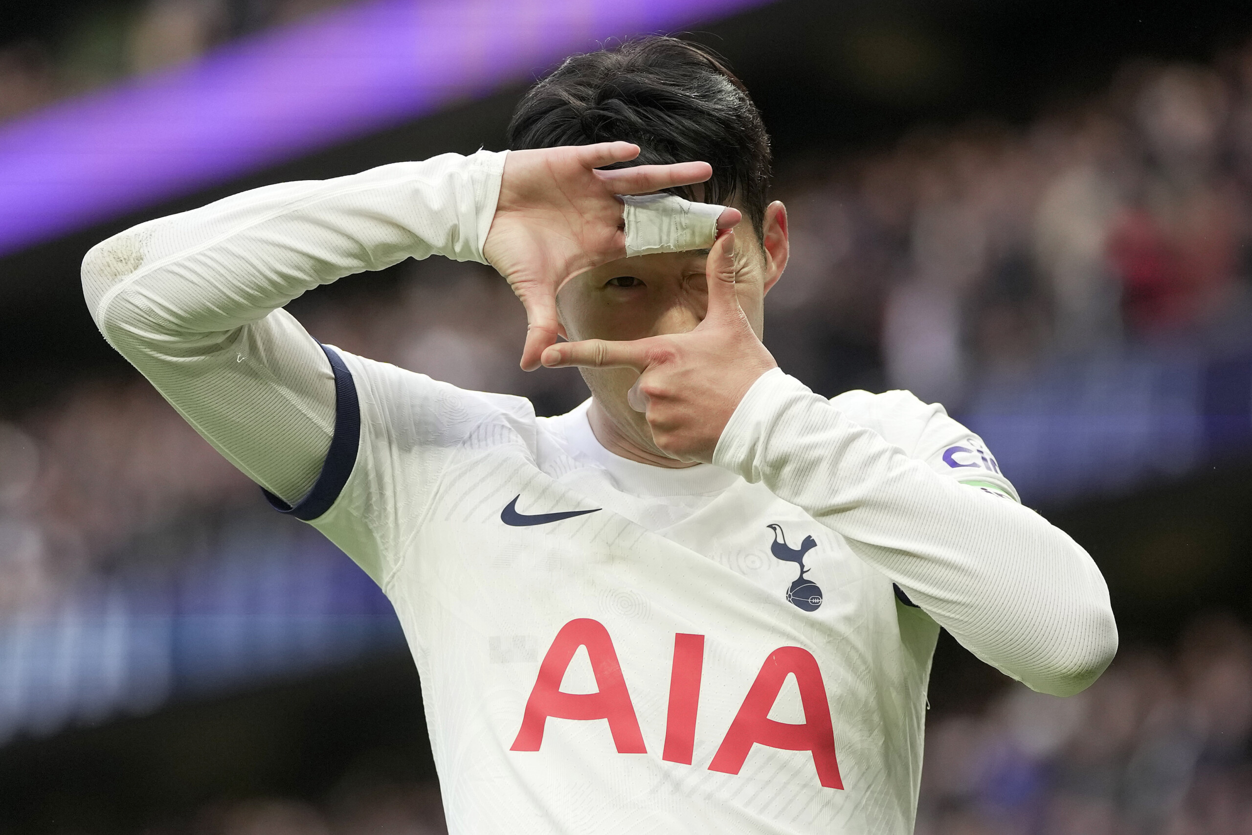football chantage a lencontre de lancien attaquant de tottenham son condamnee a 4 ans scaled
