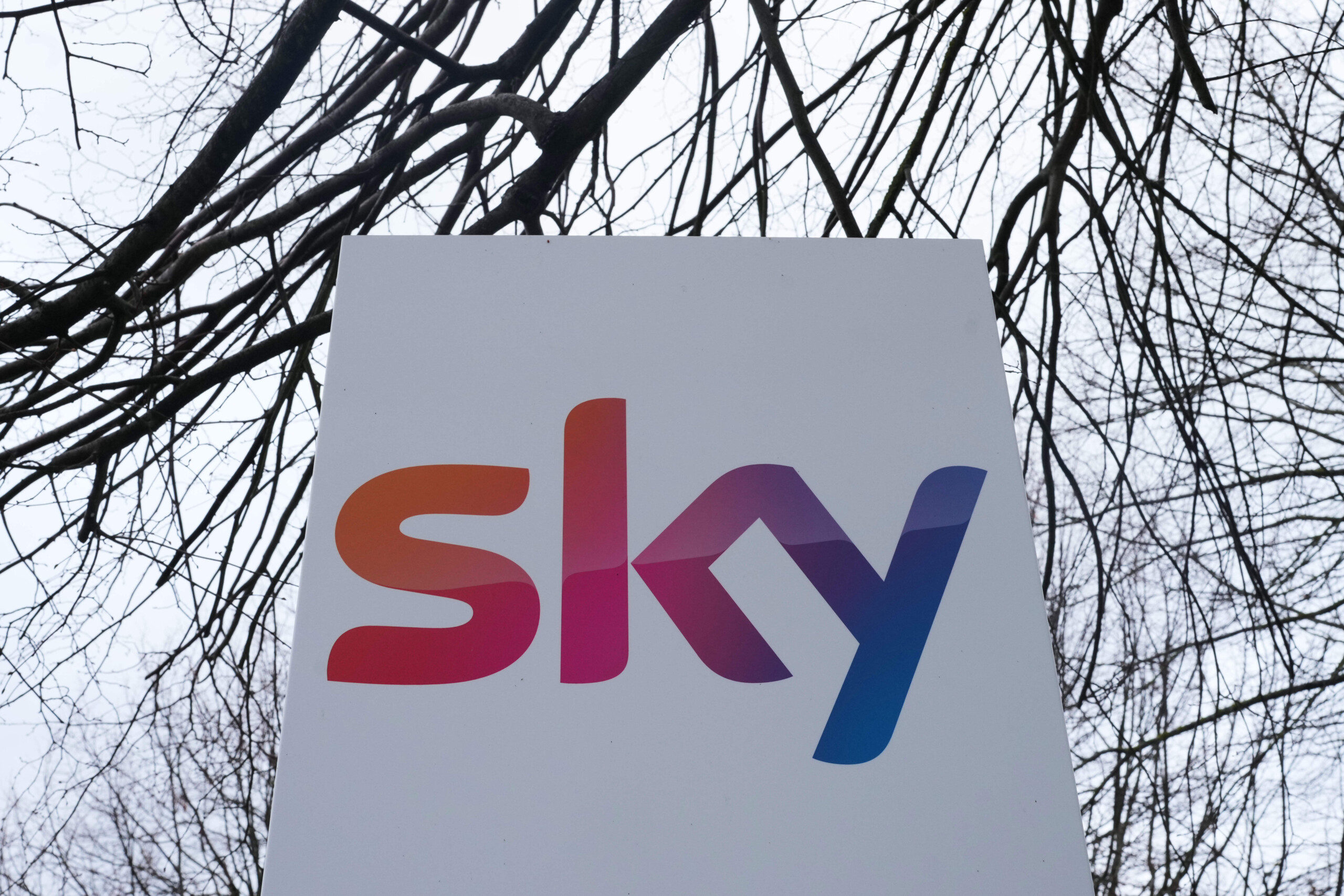Antitrust : plus de 3 millions d'euros d'amende infligés à Sky pour des prix et des abonnements TV trompeurs 1 antitrust plus de 3 millions deuros damende infliges a sky pour des prix et des abonnements tv trompeurs scaled