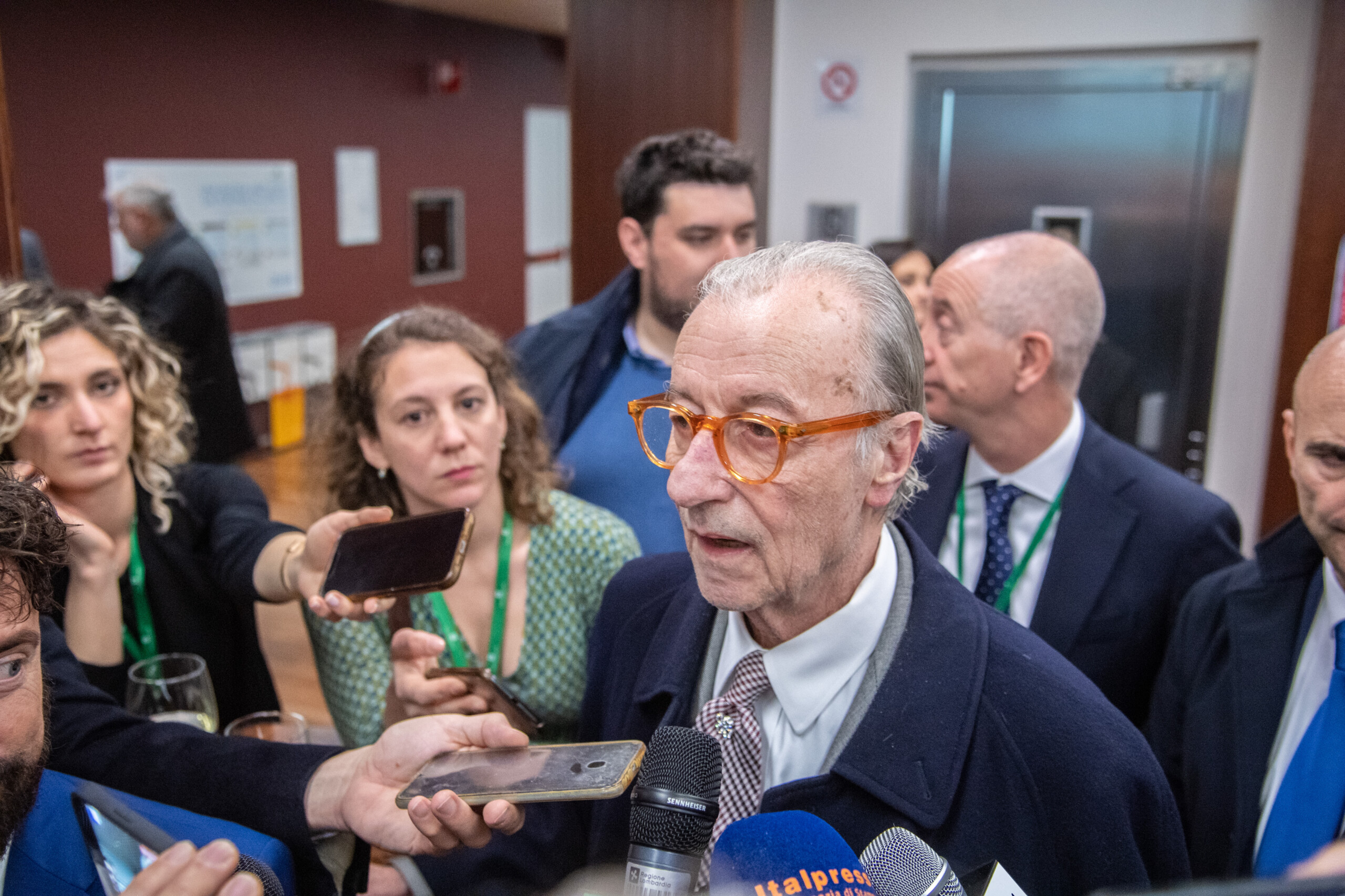 tirer dans la bouche des musulmans feltri condamne scaled