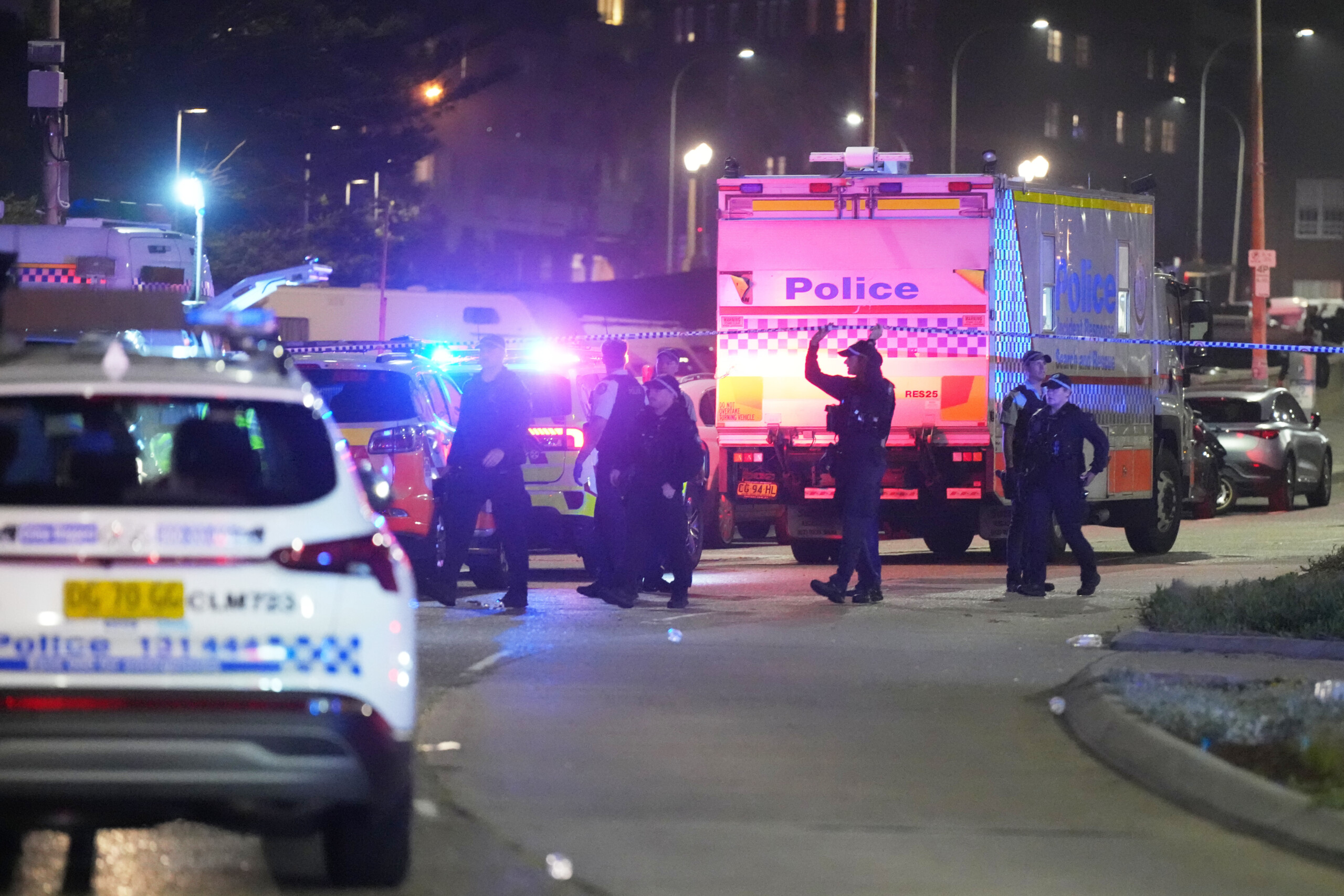 Australie, sources : « Les auteurs de l’attaque de Sydney seraient d’origine pakistanaise, un troisième suspect recherché » 1 australie sources les auteurs de lattaque de sydney seraient dorigine pakistanaise un troisieme suspect recherche scaled
