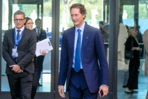 heritage agnelli avocats la mise en examen obligatoire de john elkann est une absurdite