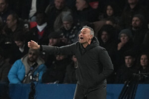fifa awards luis enrique elu meilleur entraineur de lannee