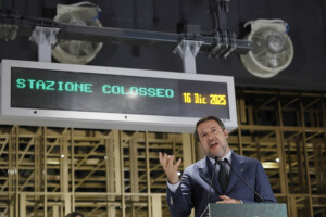 open arms le procureur general de la cour de cassation demande la confirmation de lacquittement de salvini