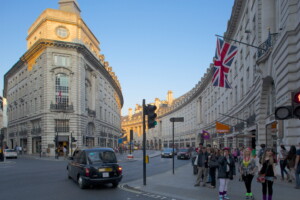 ue accord avec le royaume uni londres revient dans le programme erasmus a partir de 2027