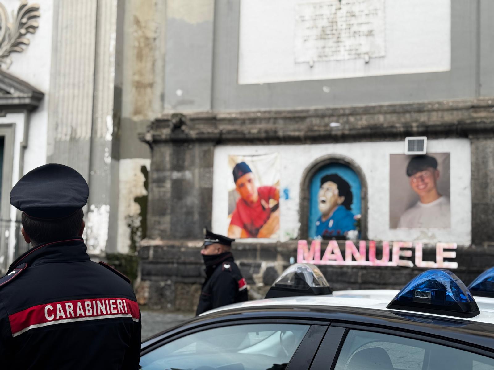 Naples : descente dans le quartier Sanità, retrait de l'autel dédié à un adolescent de 15 ans tué lors d'une fusillade 1 naples descente dans le quartier sanita retrait de lautel dedie a un adolescent de 15 ans tue lors dune fusillade