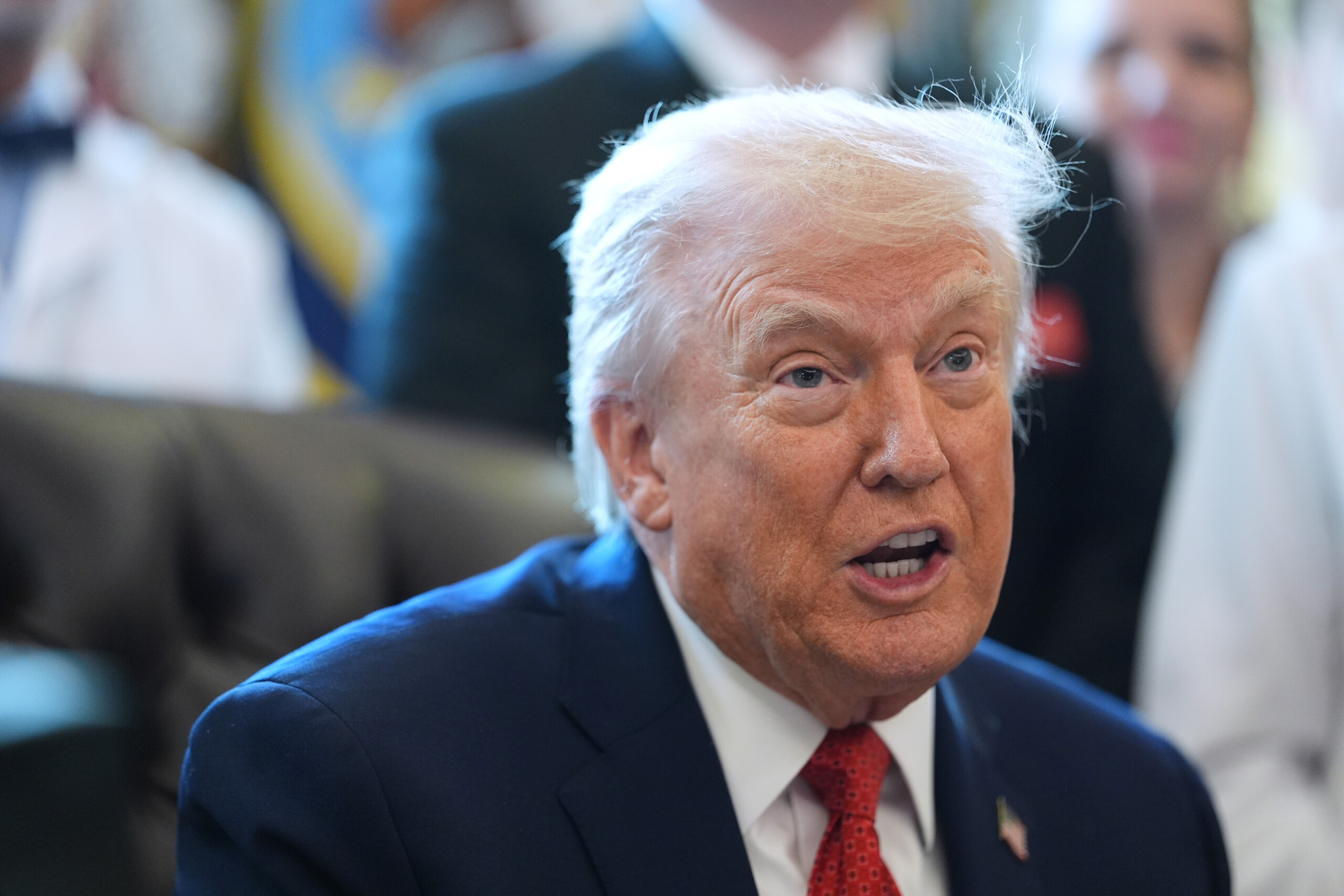 etats unis fusillade a luniversite brown trump suspend le programme de loterie des cartes vertes scaled