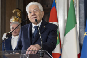 justice mattarella signe cinq mesures de grace
