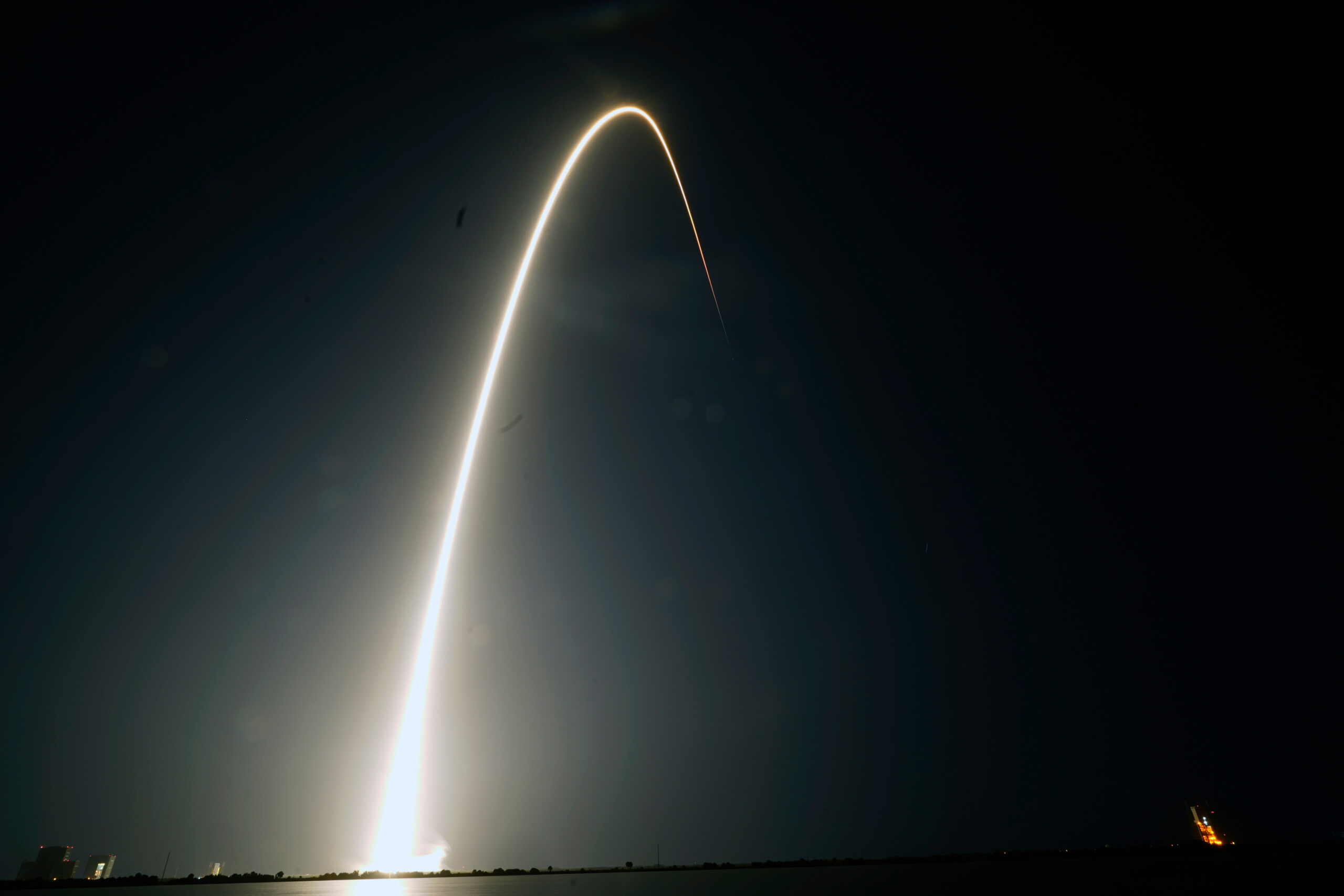 wsj lexplosion dune fusee space x a mis en danger 450 passagers en vol scaled