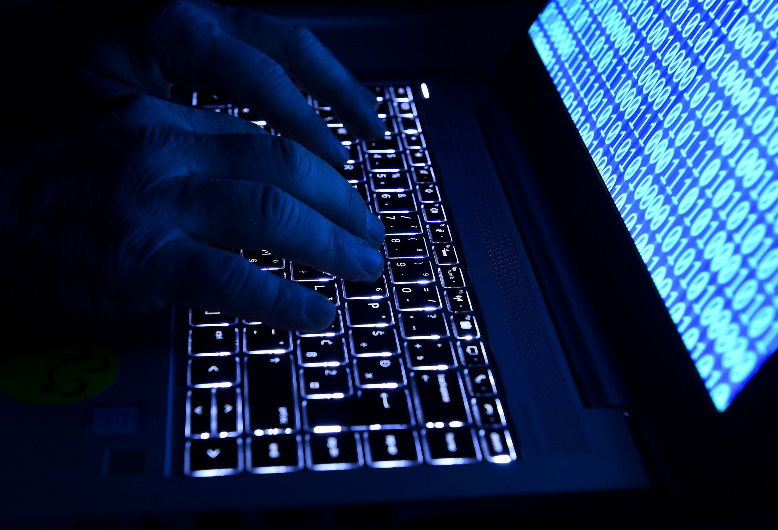 france des pirates informatiques pro russes revendiquent une attaque contre le service postal scaled