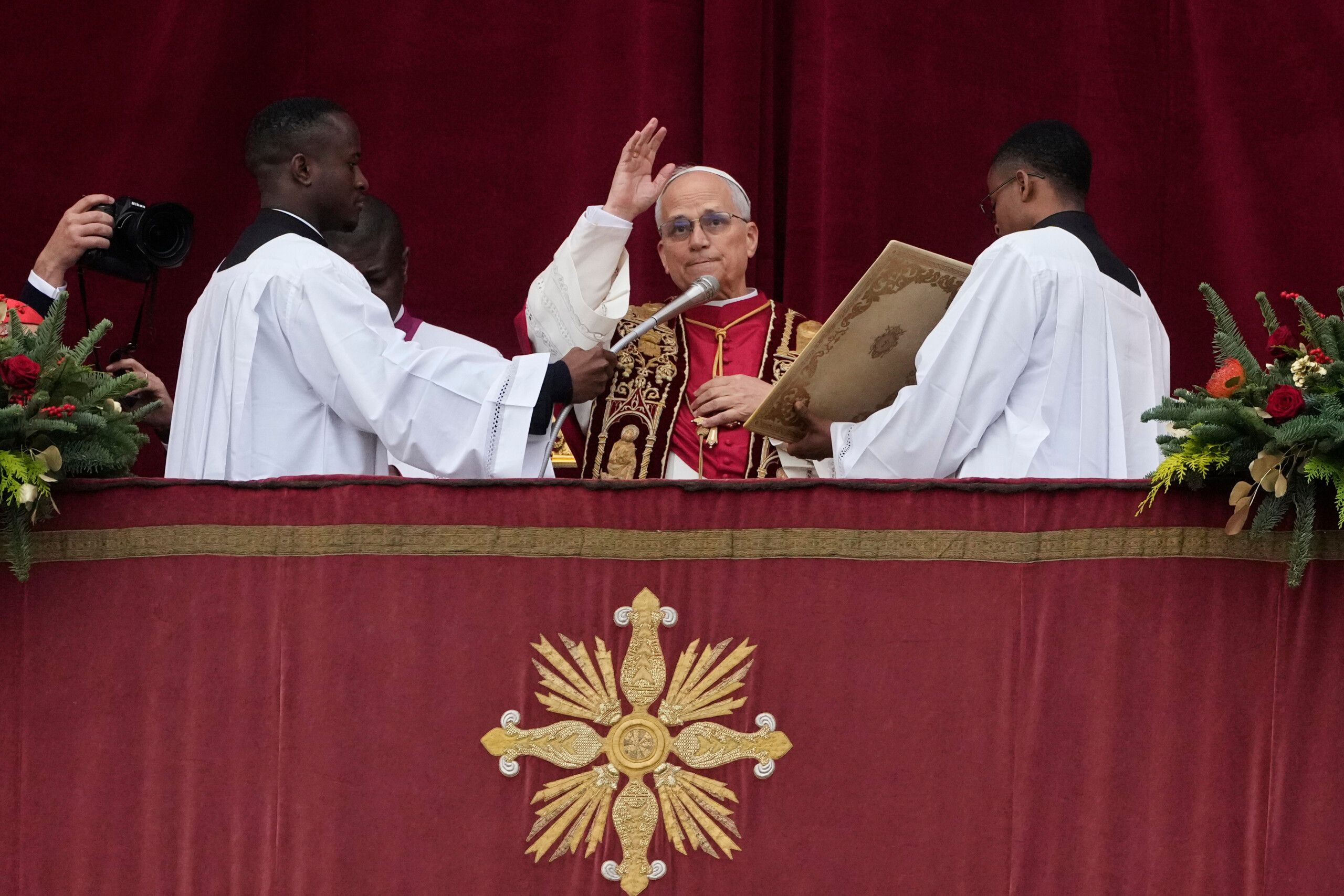 Le pape Léon XIV a donné la bénédiction Urbi et Orbi 1 le pape leon xiv a donne la benediction urbi et orbi scaled