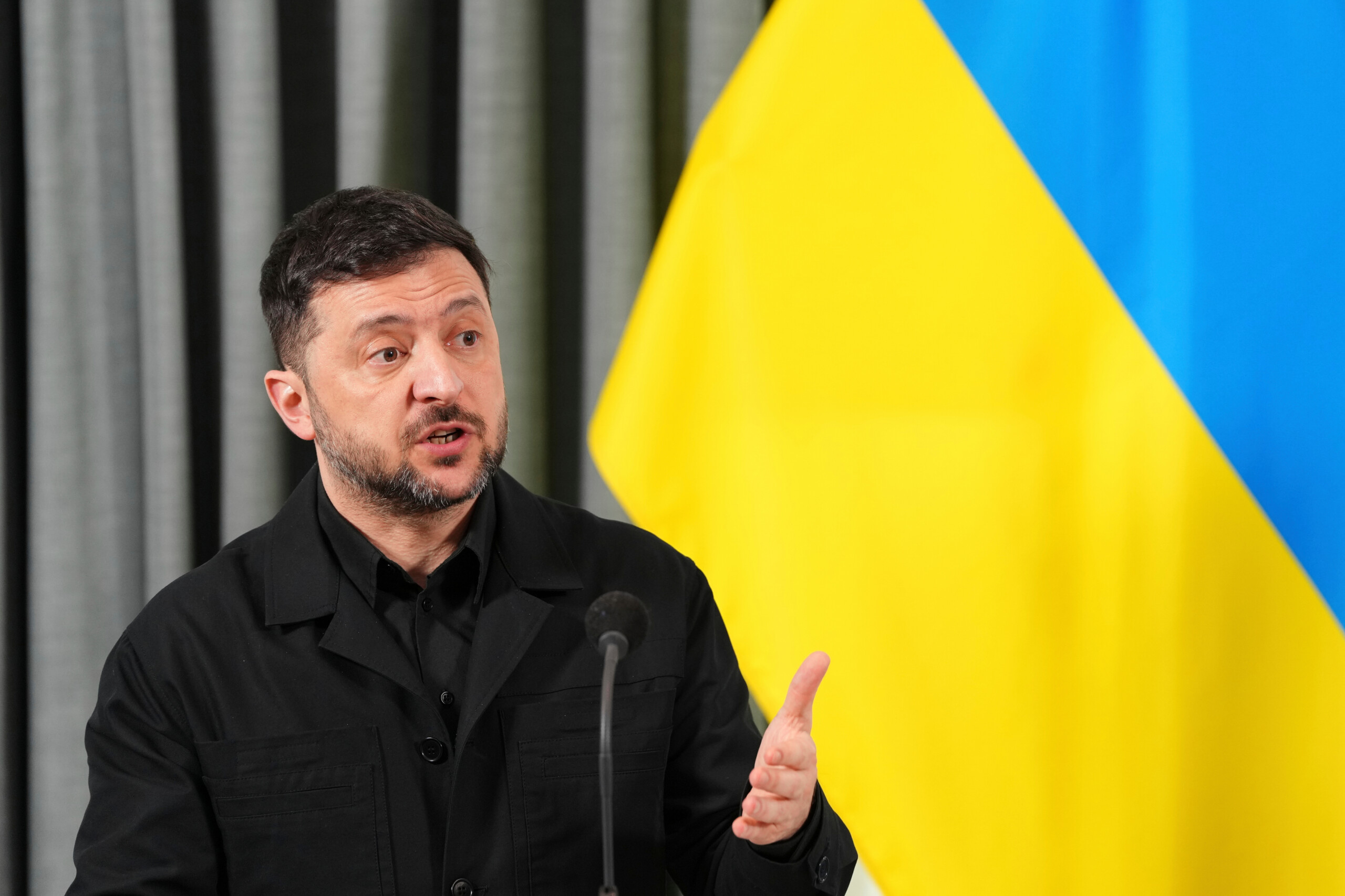 Ukraine, Zelensky est arrivé en Floride : rendez-vous avec Trump à 19 heures 1 ukraine zelensky est arrive en floride rendez vous avec trump a 19 heures scaled