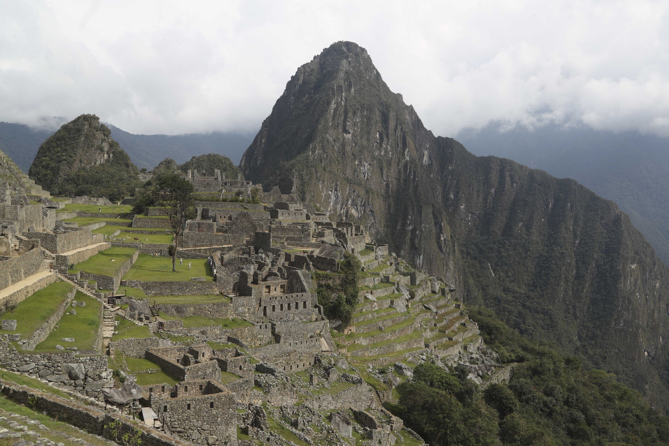 perou collision entre deux trains a destination de machu picchu un mort et 30 blesses scaled