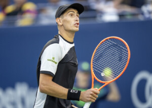 tennis atp brisbane arnaldi se qualifie bellucci elimine
