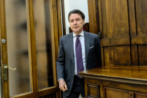 venezuela conte meloni fait preuve dune totale soumission aux etats unis