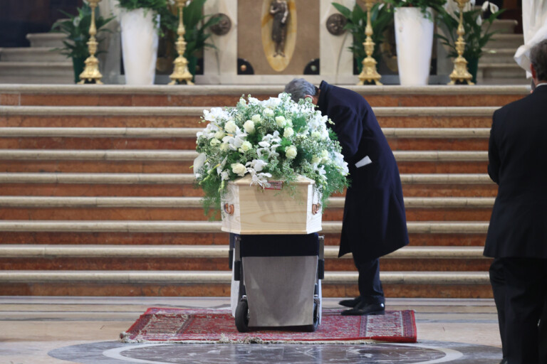 crans montana mere de giovanni tamburi la tragedie nous enseigne lespoir