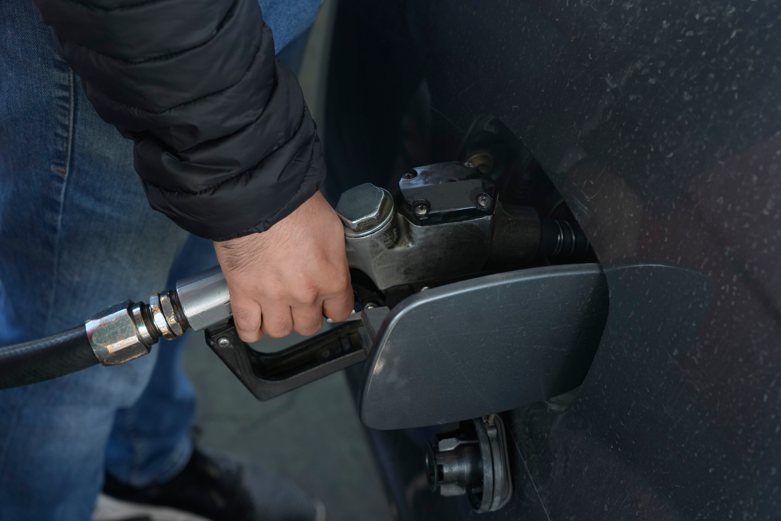 carburants poursuite de la baisse du prix de lessence stabilite du diesel scaled