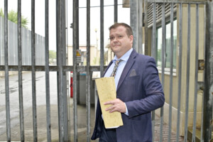 meurtre verzeni lavocat de sangare il ne sest pas excuse car il se dit etranger aux faits