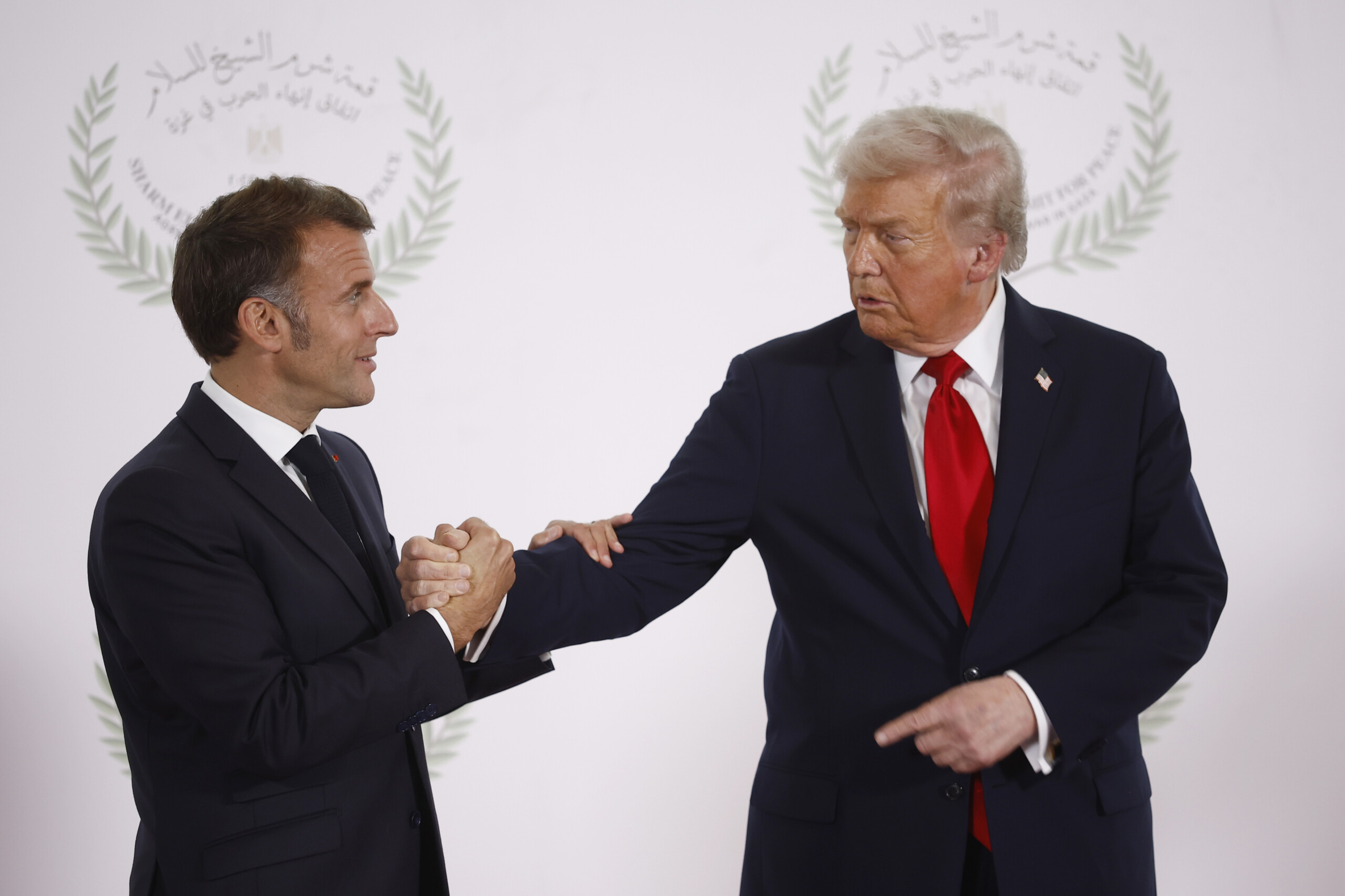 trump des droits de douane de 200 sur les vins et le champagne personne ne veut de macron scaled