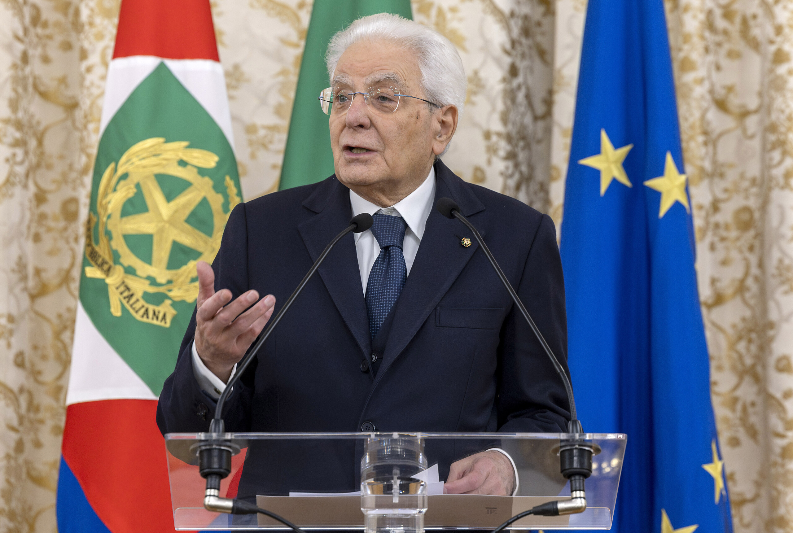 Mattarella : « L'éducation est un droit fondamental qui rend libre et qui est le moteur de la société » 1 mattarella leducation est un droit fondamental qui rend libre et qui est le moteur de la societe scaled