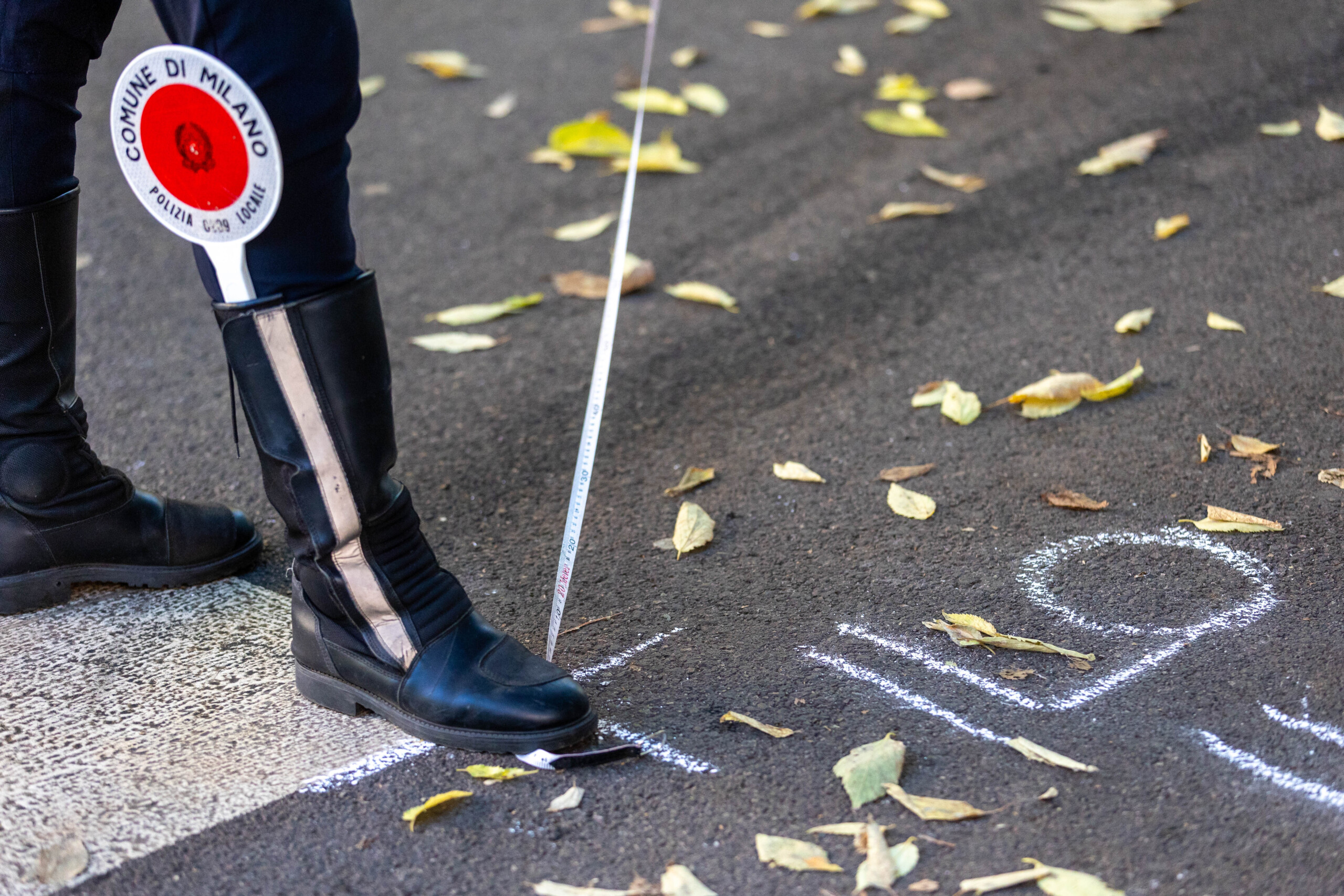 milan fusillade dans la rue un jeune homme de 20 ans tue cest un policier qui a tire scaled