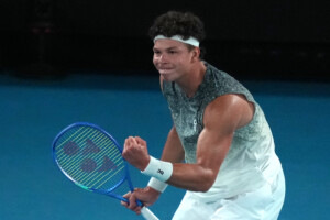 open daustralie shelton bat ruud en 4 sets et affrontera sinner en quarts de finale