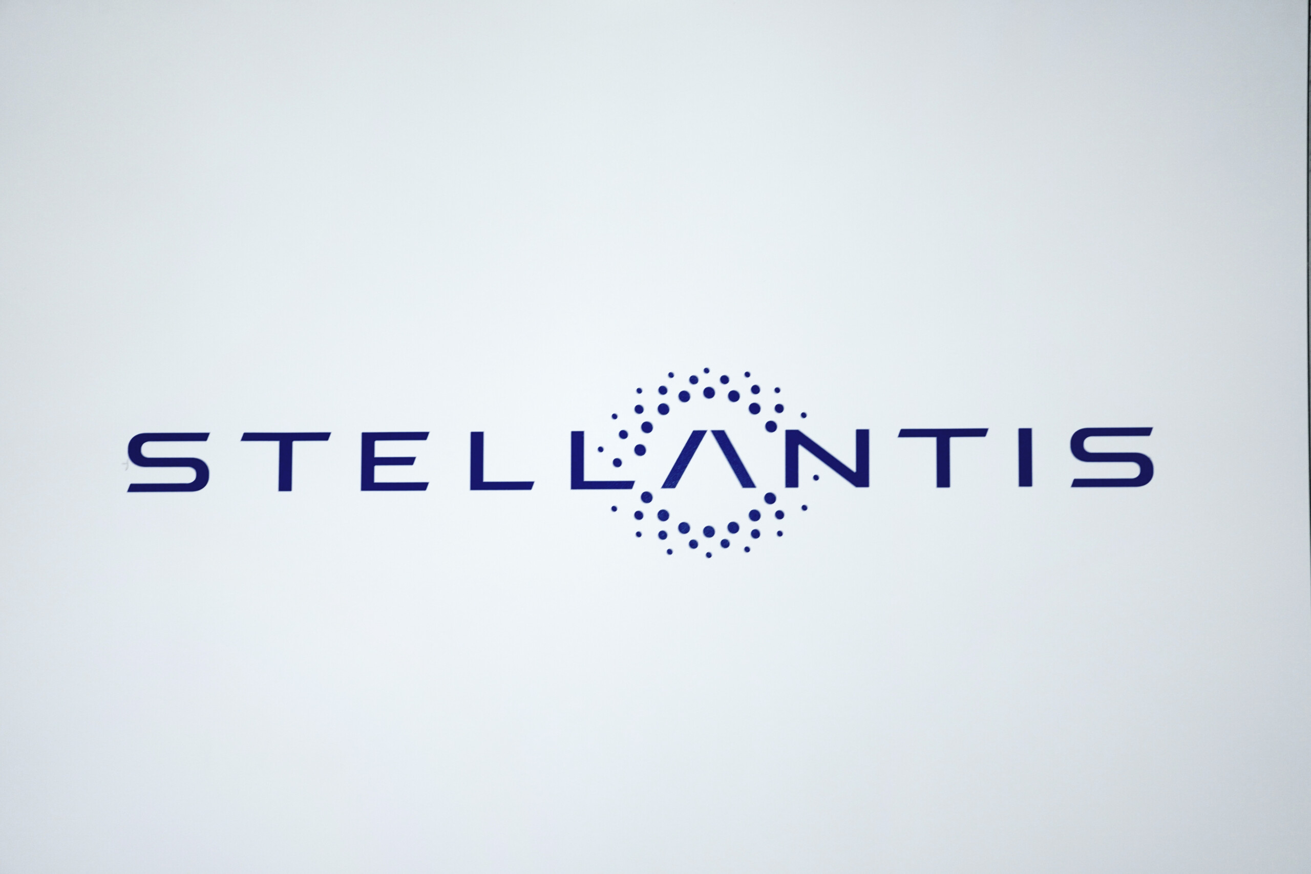 stellantis presque le double de la croissance du marche en janvier 118 scaled