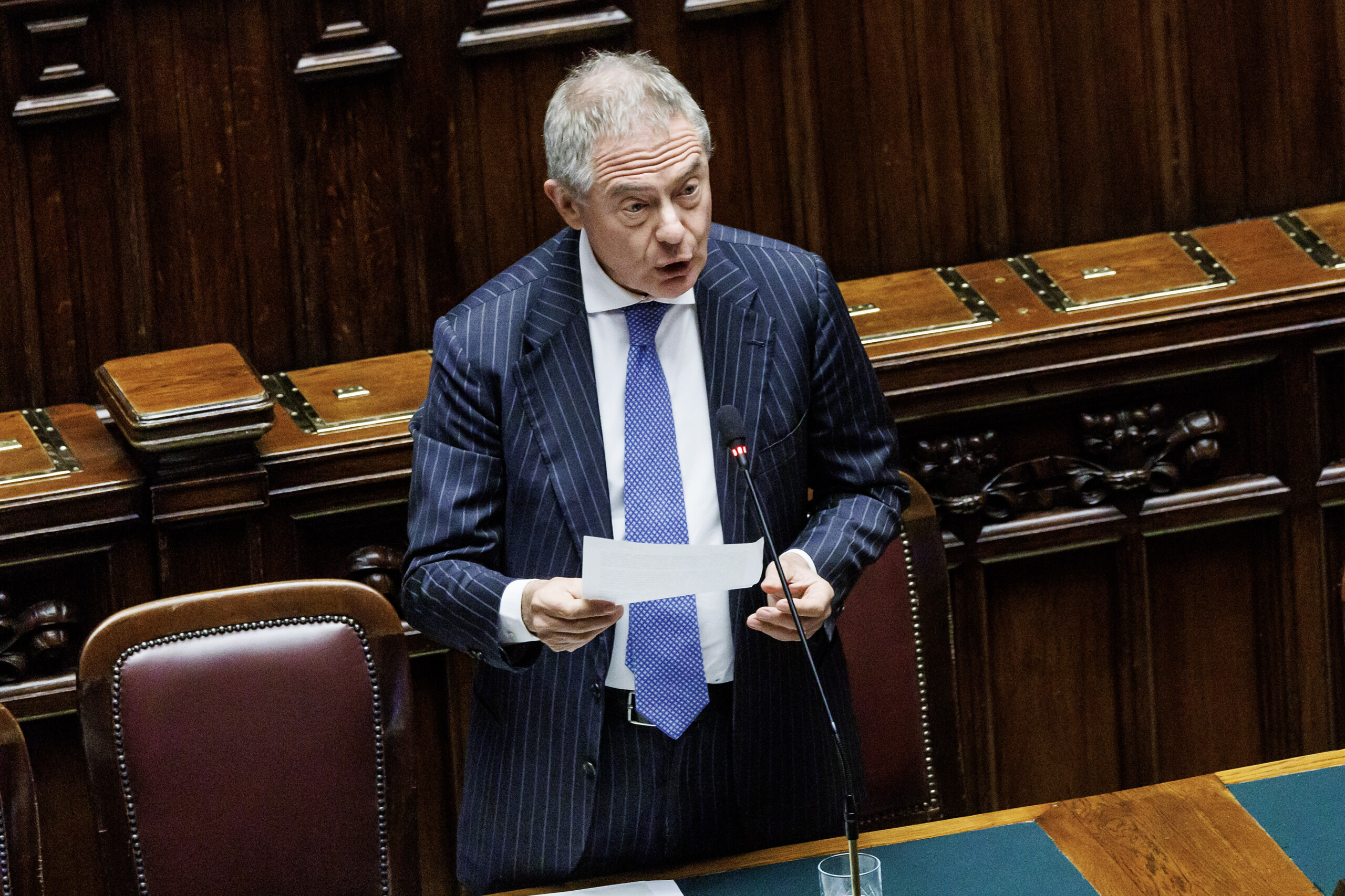 espace urso interroge aschbacher sur les presumees interceptions satellitaires russes scaled